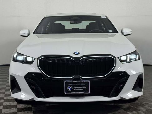 Used 2026 BMW 530i xDrive w/ M Sport Package AWD/4WD image 6