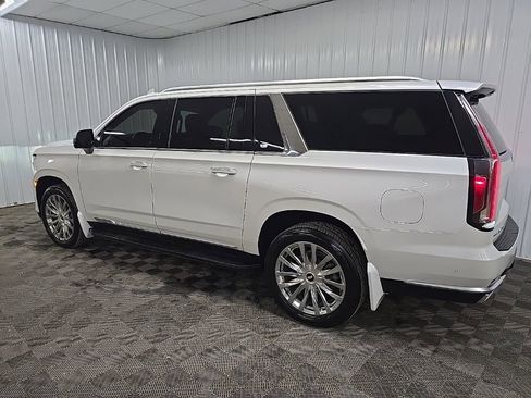 Used 2022 Cadillac Escalade ESV Premium Luxury image 5
