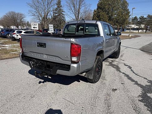 Used 2018 Toyota Tacoma SR w/ SR Convenience Package image 5