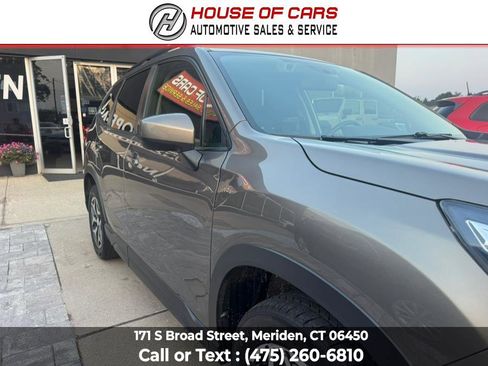 Used 2020 Subaru Forester Premium image 12