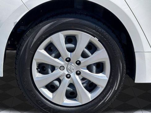 Used 2024 Toyota Corolla LE FWD image 12