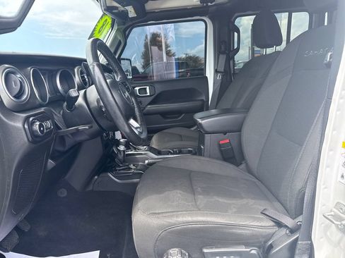 Used 2018 Jeep Wrangler Unlimited Sahara AWD/4WD image 22