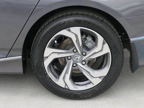 Used 2018 Honda Accord EX-L image 10