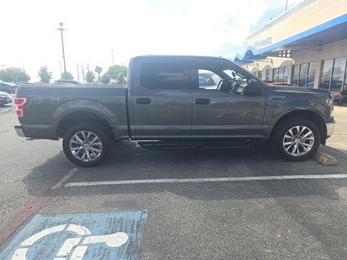 Used 2018 Ford F150 XLT image 4