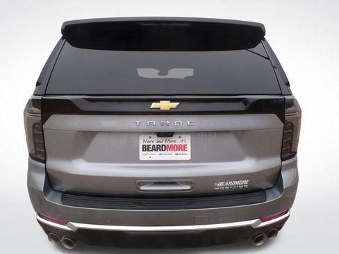 Used 2025 Chevrolet Tahoe Premier AWD/4WD image 3