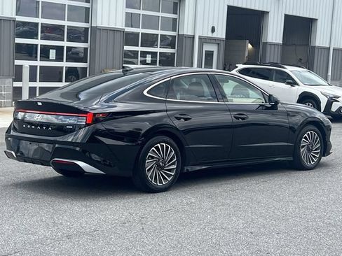 Certified 2025 Hyundai Sonata Limited FWD image 13