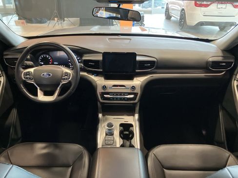 Used 2023 Ford Explorer XLT w/ Equipment Group 202A image 23