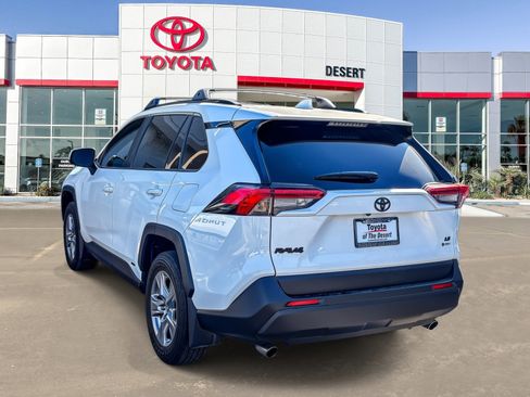 Used 2025 Toyota RAV4 LE AWD/4WD image 5