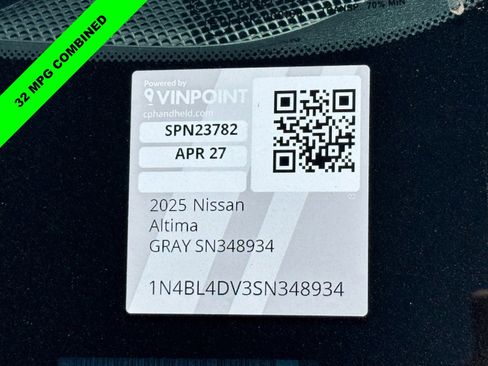 Used 2025 Nissan Altima 2.5 SV FWD image 30