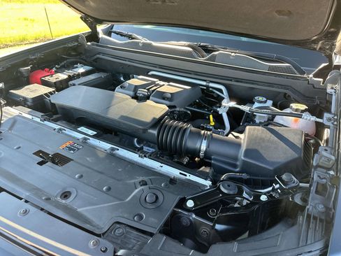 Used 2024 Chevrolet Colorado ZR2 w/ Technology Package image 27