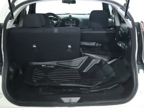 Used 2017 Nissan Juke SV image 22