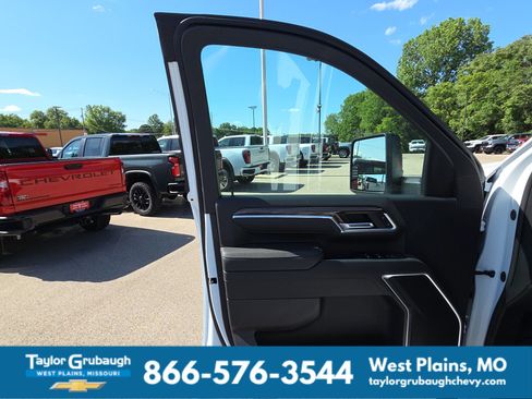 New 2026 Chevrolet Silverado 3500 LT w/ Convenience Package AWD/4WD image 13