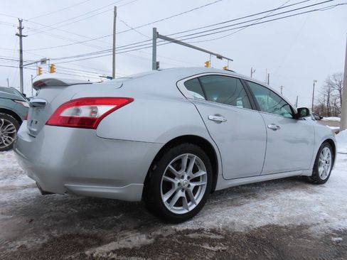 Used 2011 Nissan Maxima 3.5 SV w/ Monitor Pkg image 2