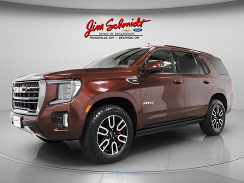 Used 2022 GMC Yukon AT4 w/ Technology Package AWD/4WD image 3