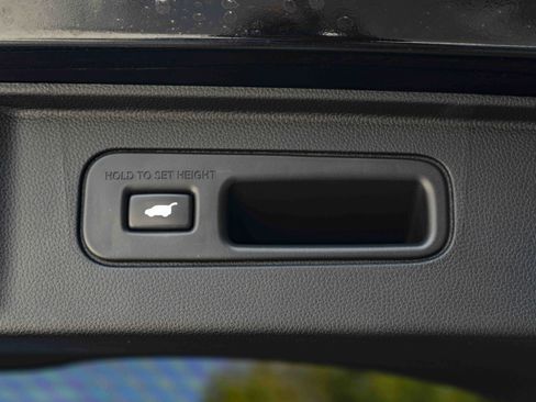 Used 2025 Honda Pilot EX-L image 44
