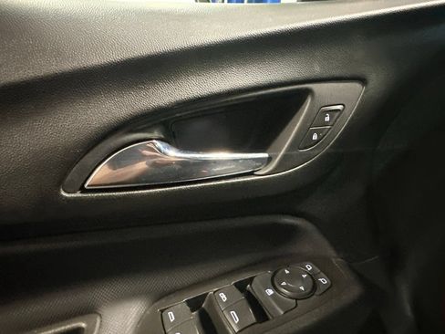 Used 2023 Chevrolet Equinox RS w/ RS Leather Package AWD/4WD image 17