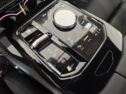 New 2026 BMW 530i xDrive w/ M Sport Package AWD/4WD image 25