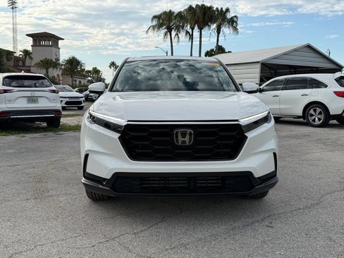 Used 2025 Honda CR-V EX image 3