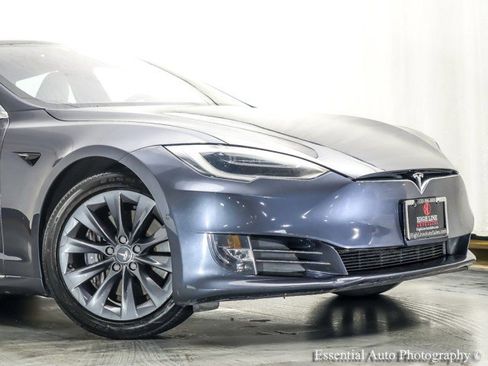 Used 2020 Tesla Model S Long Range Plus image 2