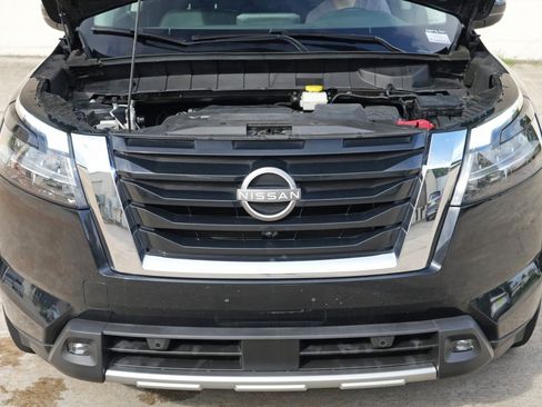 Used 2022 Nissan Pathfinder SL FWD image 7