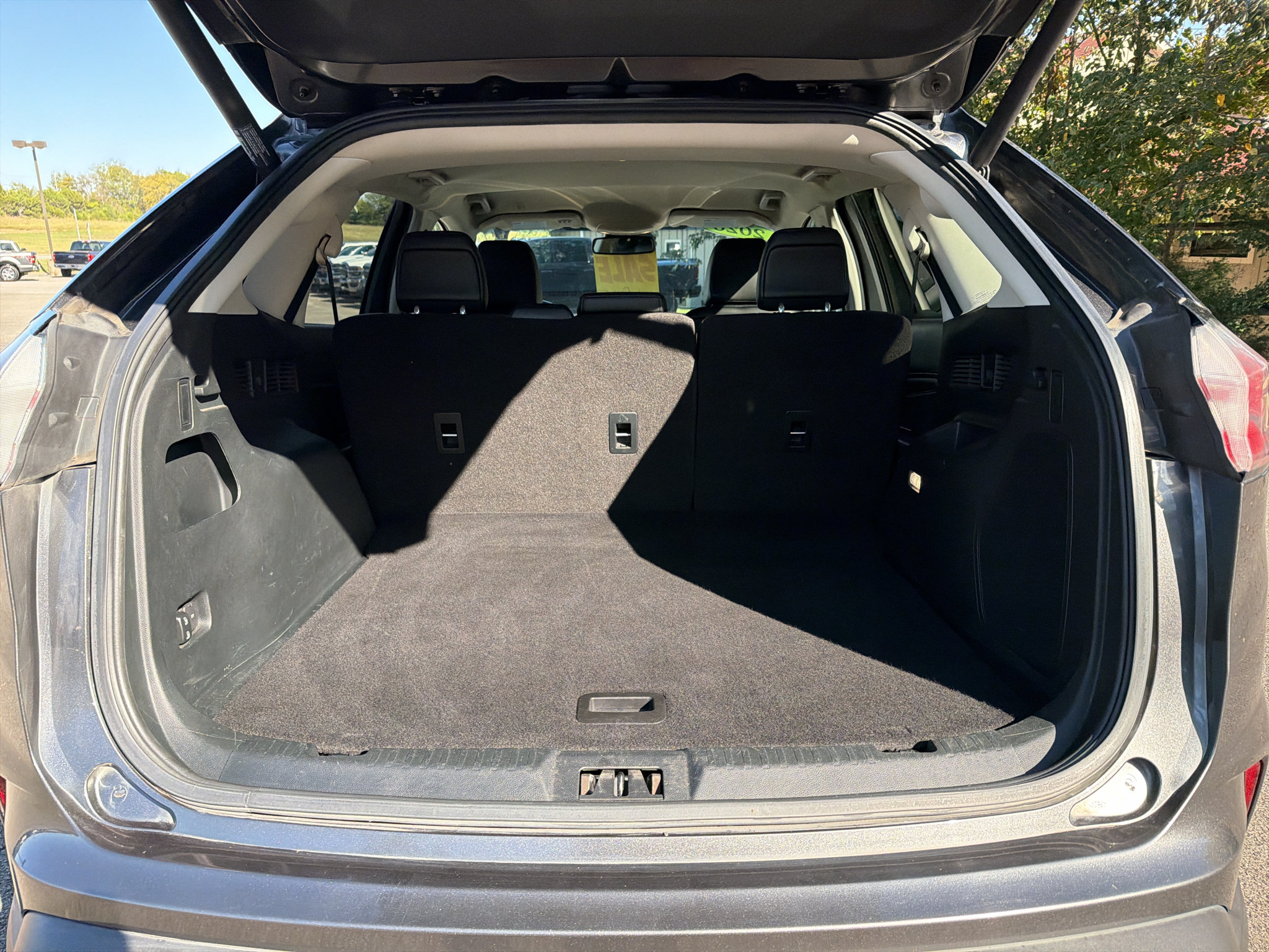 Used 2020 Ford Edge Titanium FWD image 31
