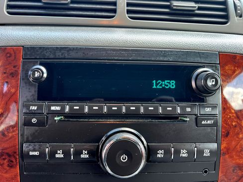 Used 2012 Chevrolet Avalanche LT image 14