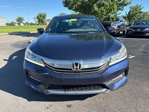 Used 2017 Honda Accord Sport image 2