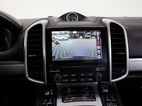 Used 2017 Porsche Cayenne GTS AWD/4WD image 33
