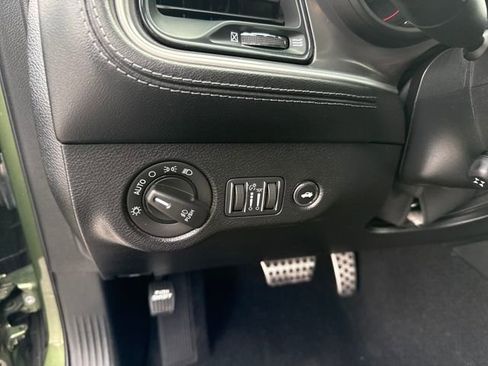 Used 2022 Dodge Challenger SXT w/ Plus Package image 15