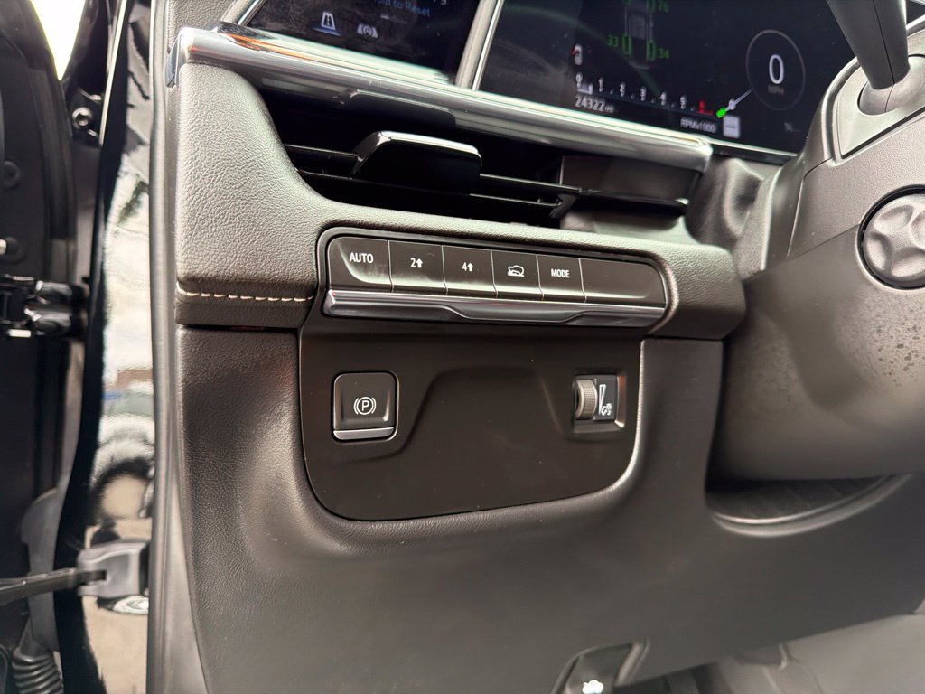 Used 2023 Cadillac Escalade Luxury AWD/4WD image 39