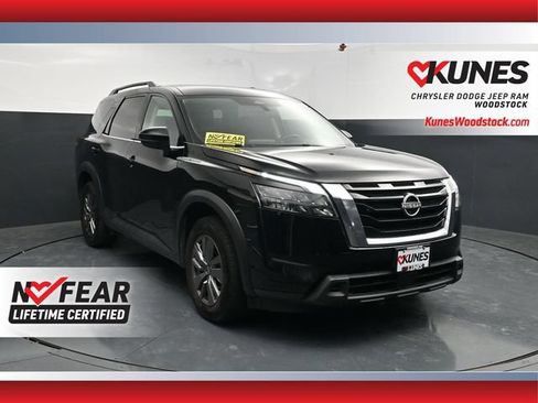 Used 2024 Nissan Pathfinder SV AWD/4WD image 1