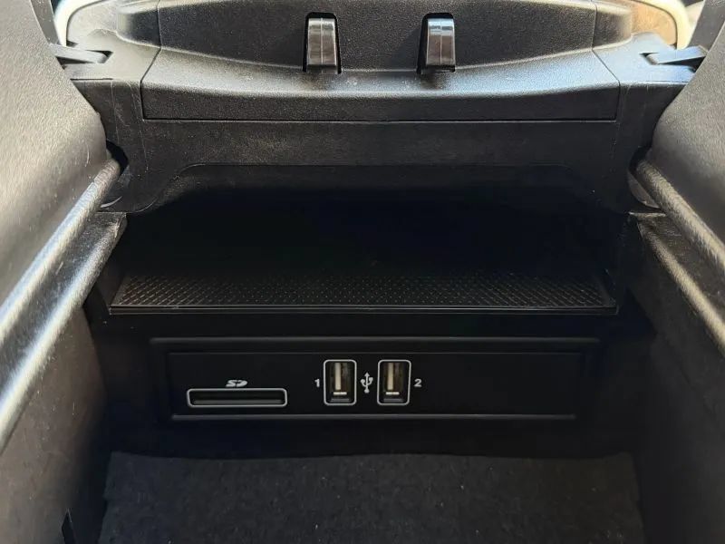 Used 2020 Mercedes-Benz C 300 Sedan image 36