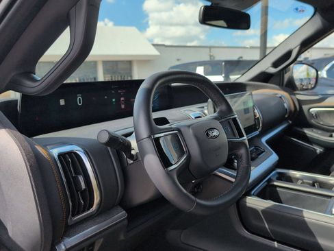 Used 2026 Ford Expedition Tremor AWD/4WD image 11