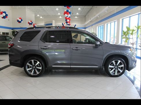 Certified 2023 Honda Pilot Elite image 4