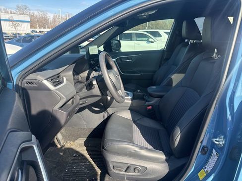 Used 2024 Toyota RAV4 XSE AWD/4WD image 16