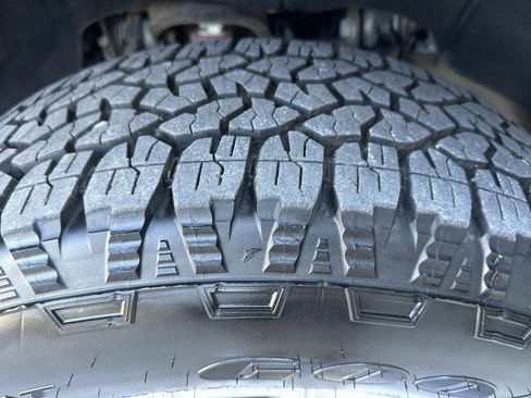 Used 2023 GMC Sierra 2500 SLE w/ SLE Value Package; image 28