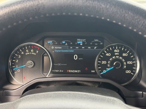 Used 2015 Ford F150 Lariat w/ Equipment Group 501A Mid image 31