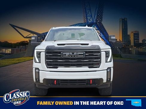 Used 2024 GMC Sierra 2500 AT4 w/ AT4 Premium Plus Package AWD/4WD image 2