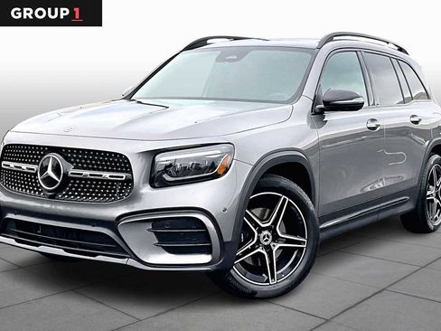 Used 2025 Mercedes-Benz GLB 250 4MATIC image 1