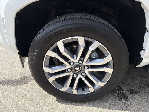 Used 2025 Toyota 4Runner Limited w/ Tow Technology Package image 11