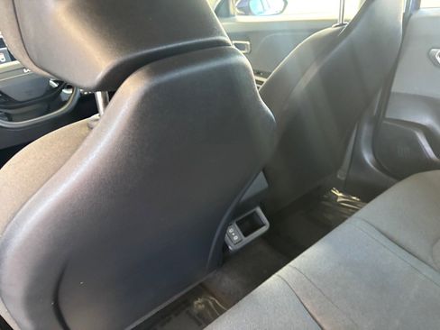 Used 2025 Kia K4 LX image 22