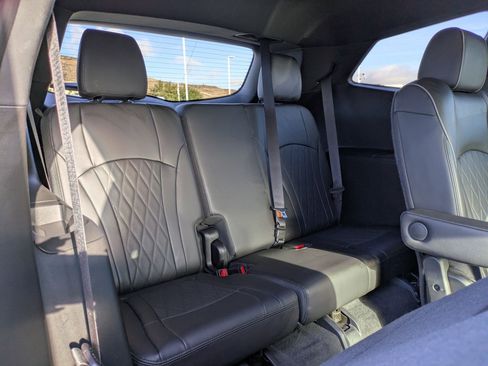 Used 2023 Buick Enclave Avenir w/ Avenir Technology Package image 31