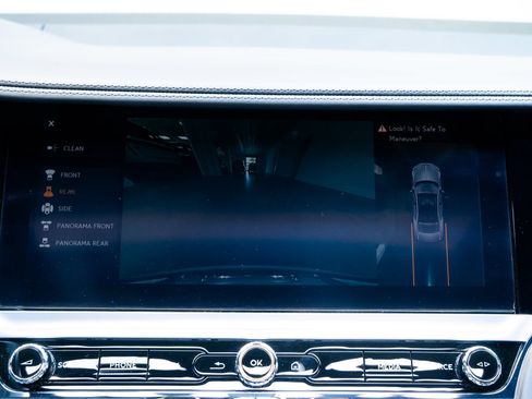 Used 2021 Bentley Flying Spur V8 AWD/4WD image 14