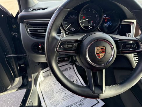 Used 2024 Porsche Macan AWD/4WD image 27