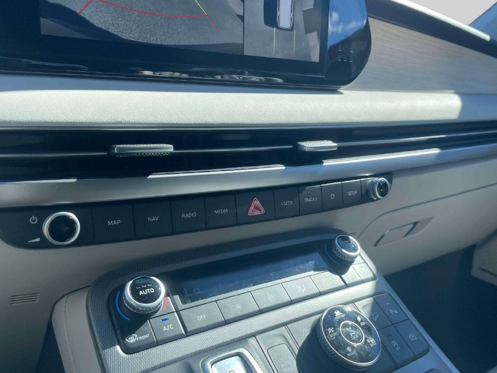 Used 2024 Hyundai Palisade Limited AWD/4WD image 31
