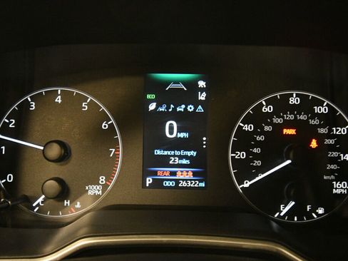 Used 2023 Toyota Corolla SE image 13