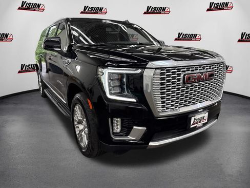 Used 2022 GMC Yukon XL Denali AWD/4WD image 3
