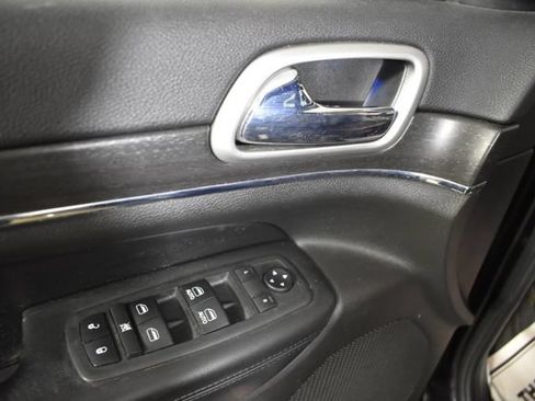 Used 2018 Jeep Grand Cherokee Limited AWD/4WD image 7