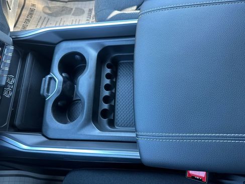 New 2026 RAM 1500 4x4 Crew Cab image 11