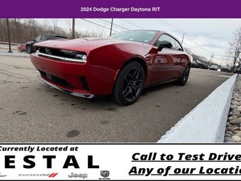 Used 2024 Dodge Charger Daytona R/T w/ Plus Group AWD/4WD image 23